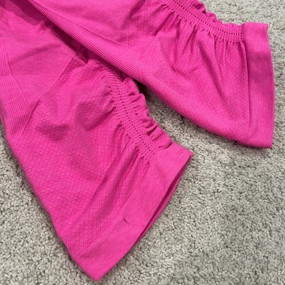 LULULEMON In The Flow Crop, Heathered Jewelled Magenta, Legging - Picture 6 of 7